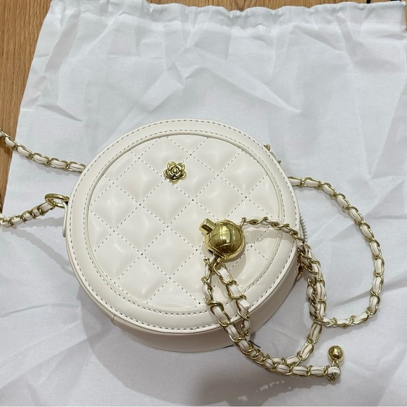 Quilted round bag - Picture 3 of 3